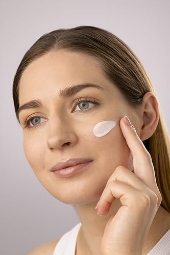 Medik8 Crystal Retinal 1 packaging close-up with gluten-free claim