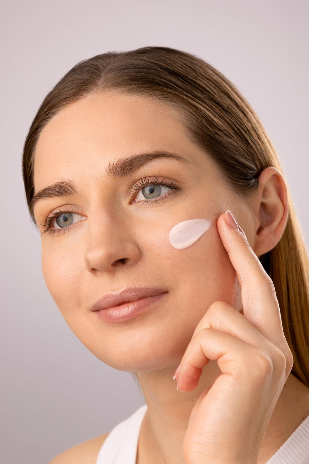 Medik8 Crystal Retinal 1 serum drop highlighting silky texture