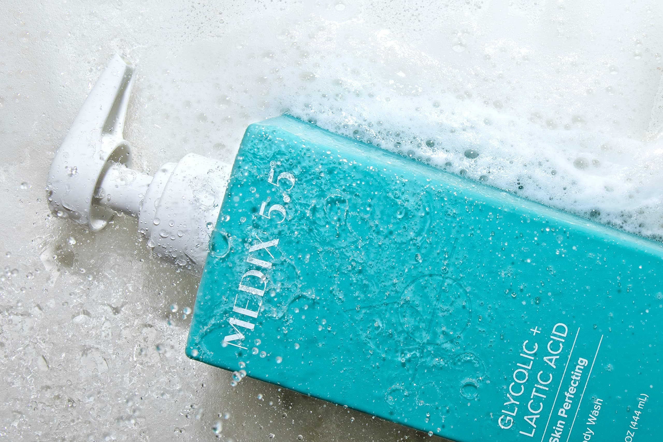 Medix 5.5 clean formulation supports skin-friendly exfoliation.