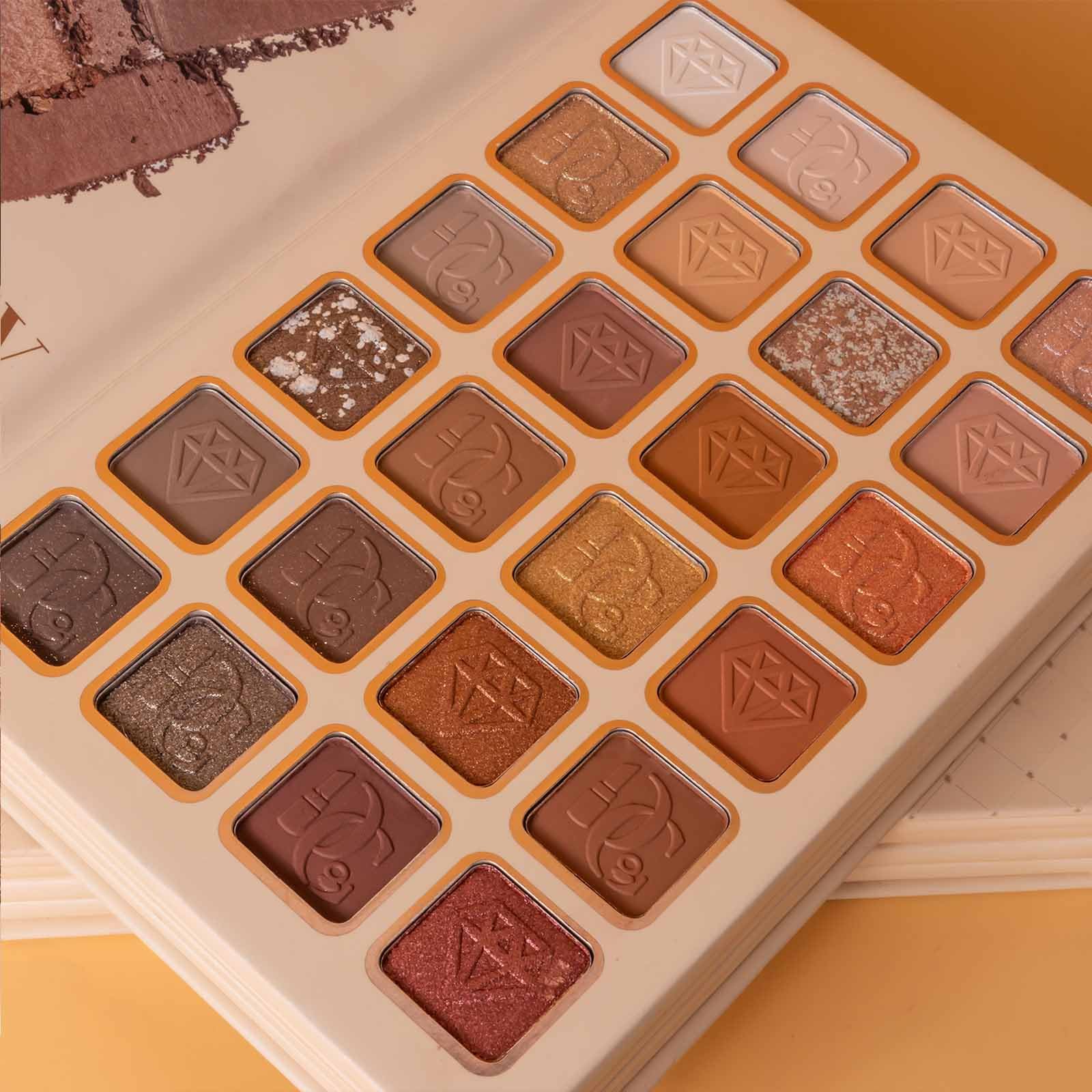MeiPlumLai travel-friendly book-style palette for on-the-go touch-ups.