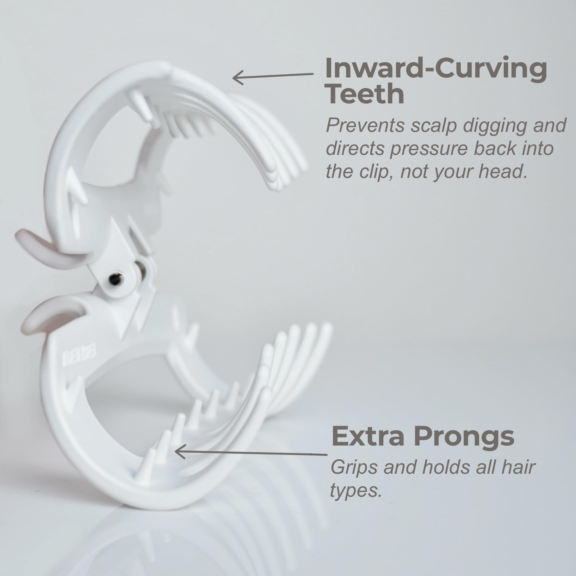 MELLO ergonomic-body design image highlights comfort against headrests.