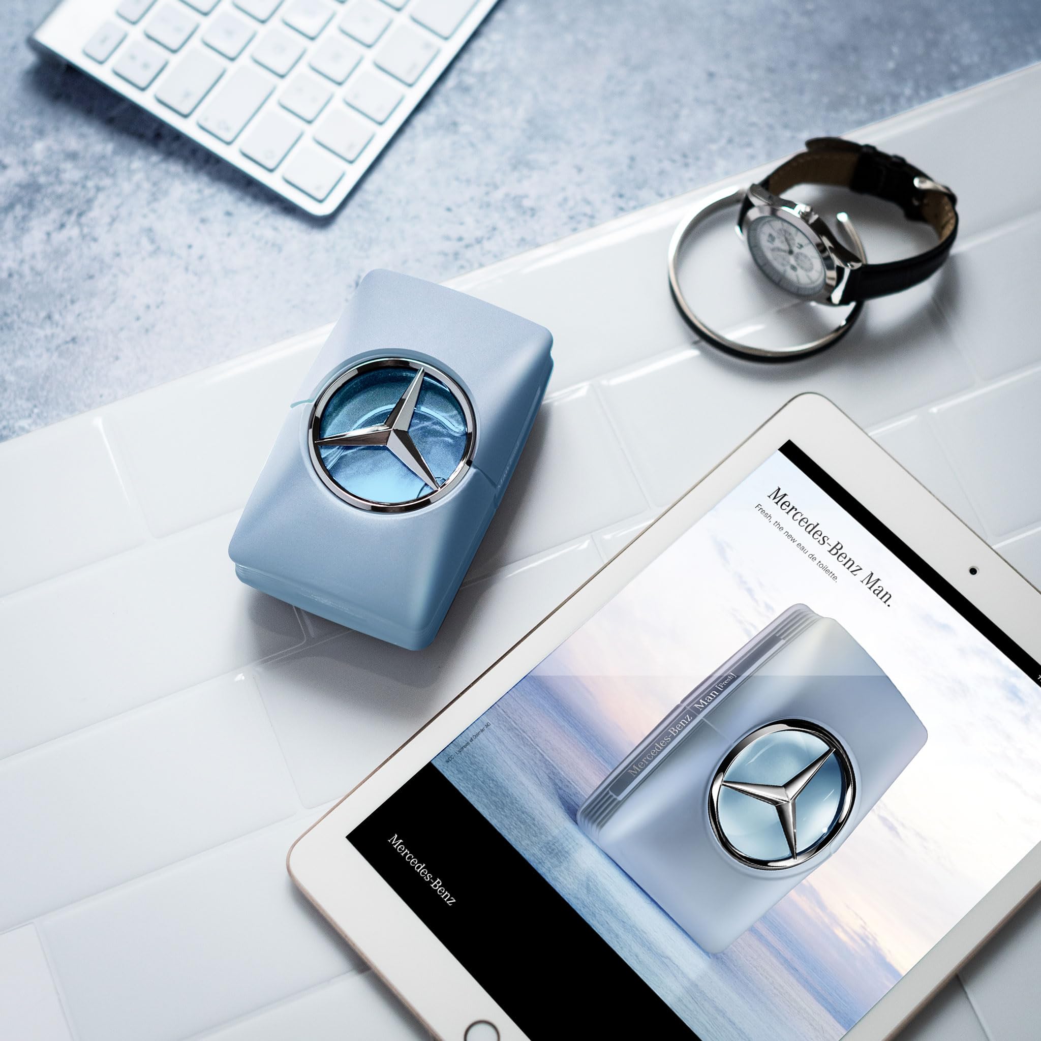 Mercedes-Benz Man Fresh cedarwood base underlines warm, lasting presence throughout the day.
