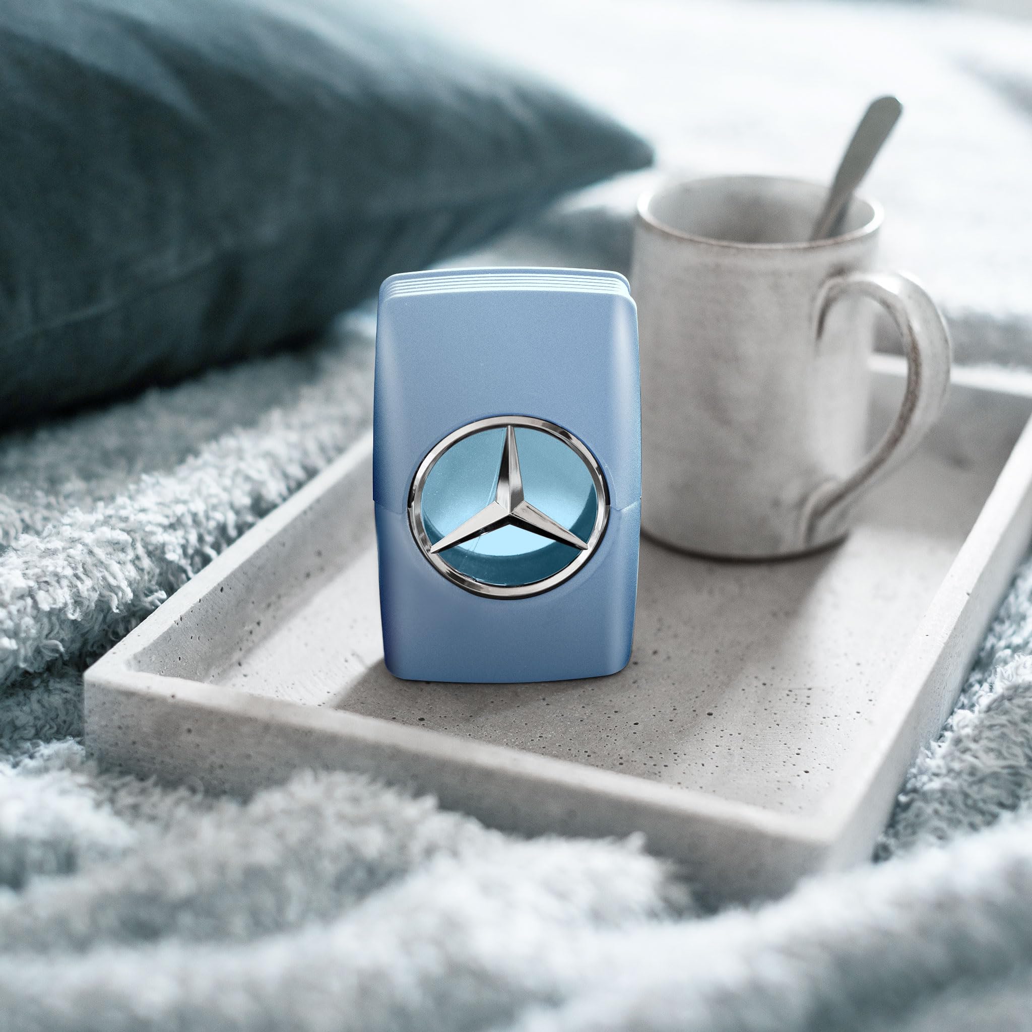 Mercedes-Benz Man Fresh orange-lavender heart emphasizes sophisticated aromatic character and versatility.