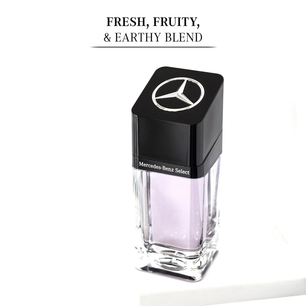 Mercedes-Benz Select base notes close-up with ambroxan and musk for lasting warmth.
