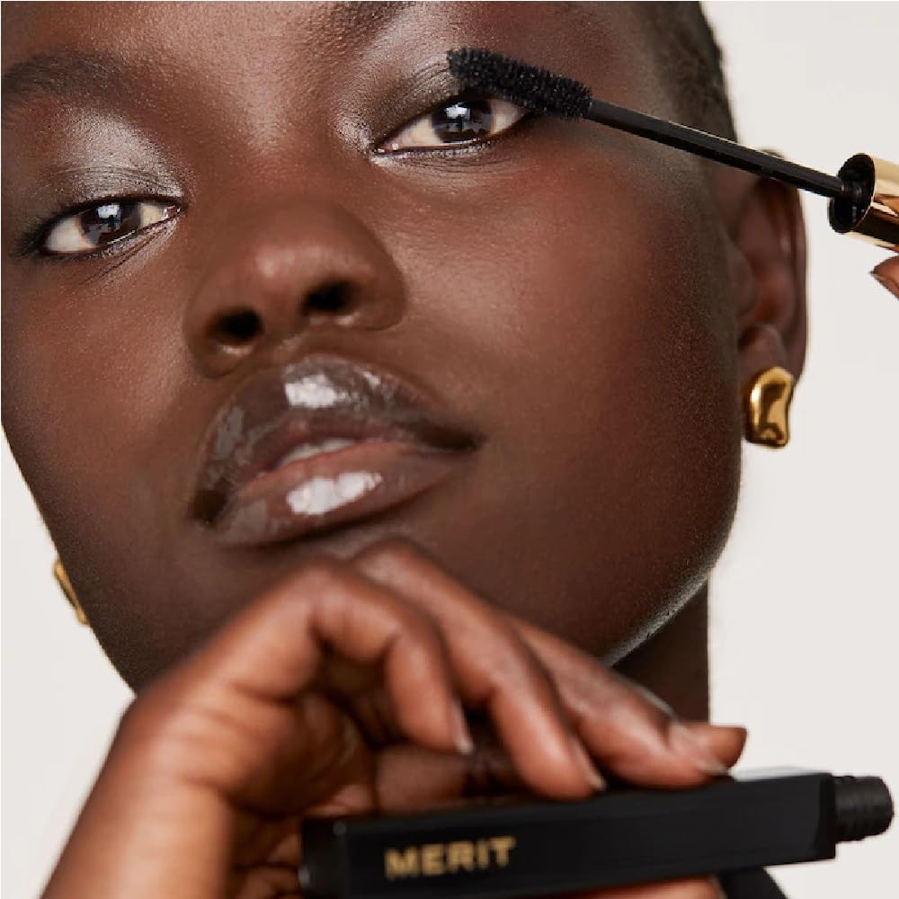 Merit Olive Oil Esters icon signifies lash nourishment and conditioning.