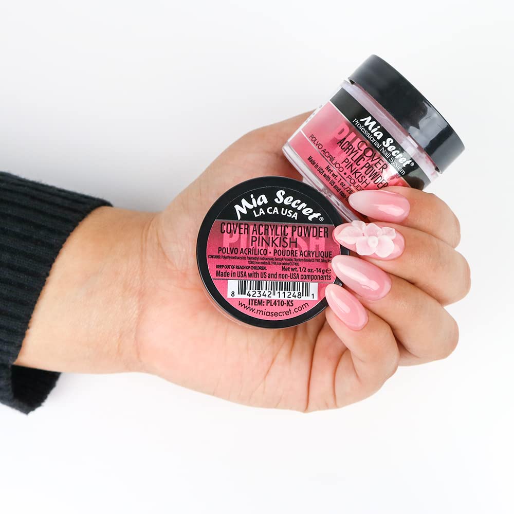 Mia Secret Cover Pinkish Acrylic Powder pour shows smooth texture for even coverage