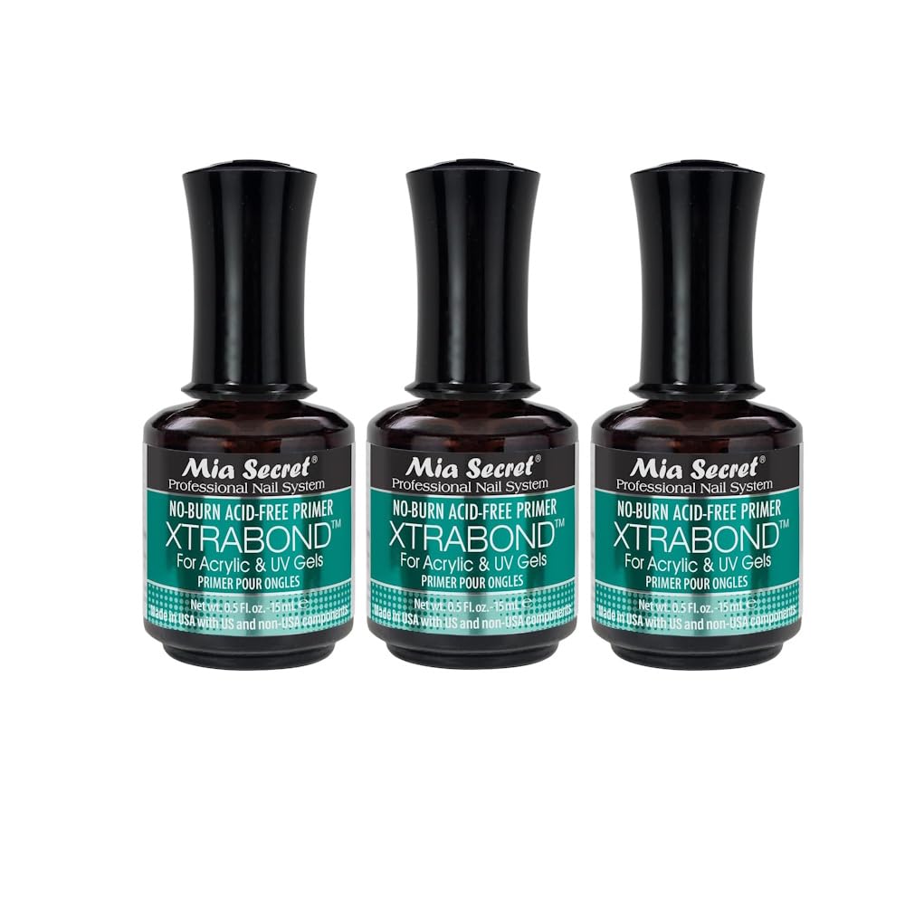 Mia Secret XTRABOND no-burn primer application shot for smooth adhesion
