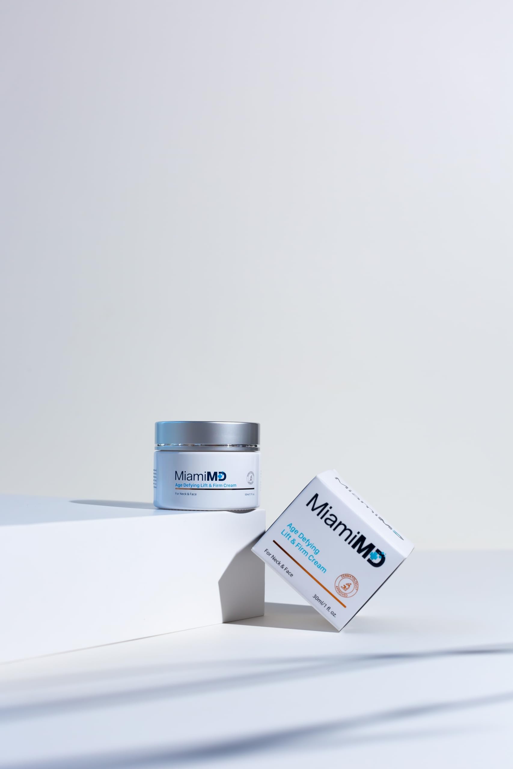 MiamiMD lifting action targeting jawline during application