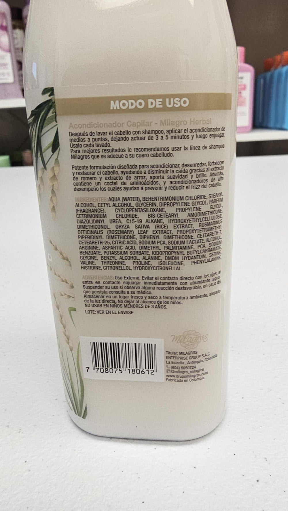 Milagros packaging front view emphasizes natural ingredients.
