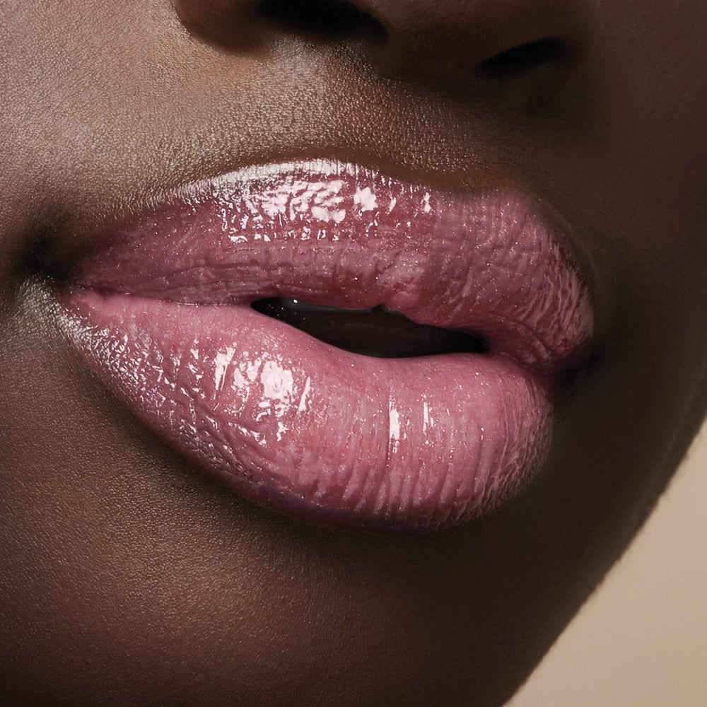 Milani brillo labial nutritivo, gama de 16 tonos para combinar.