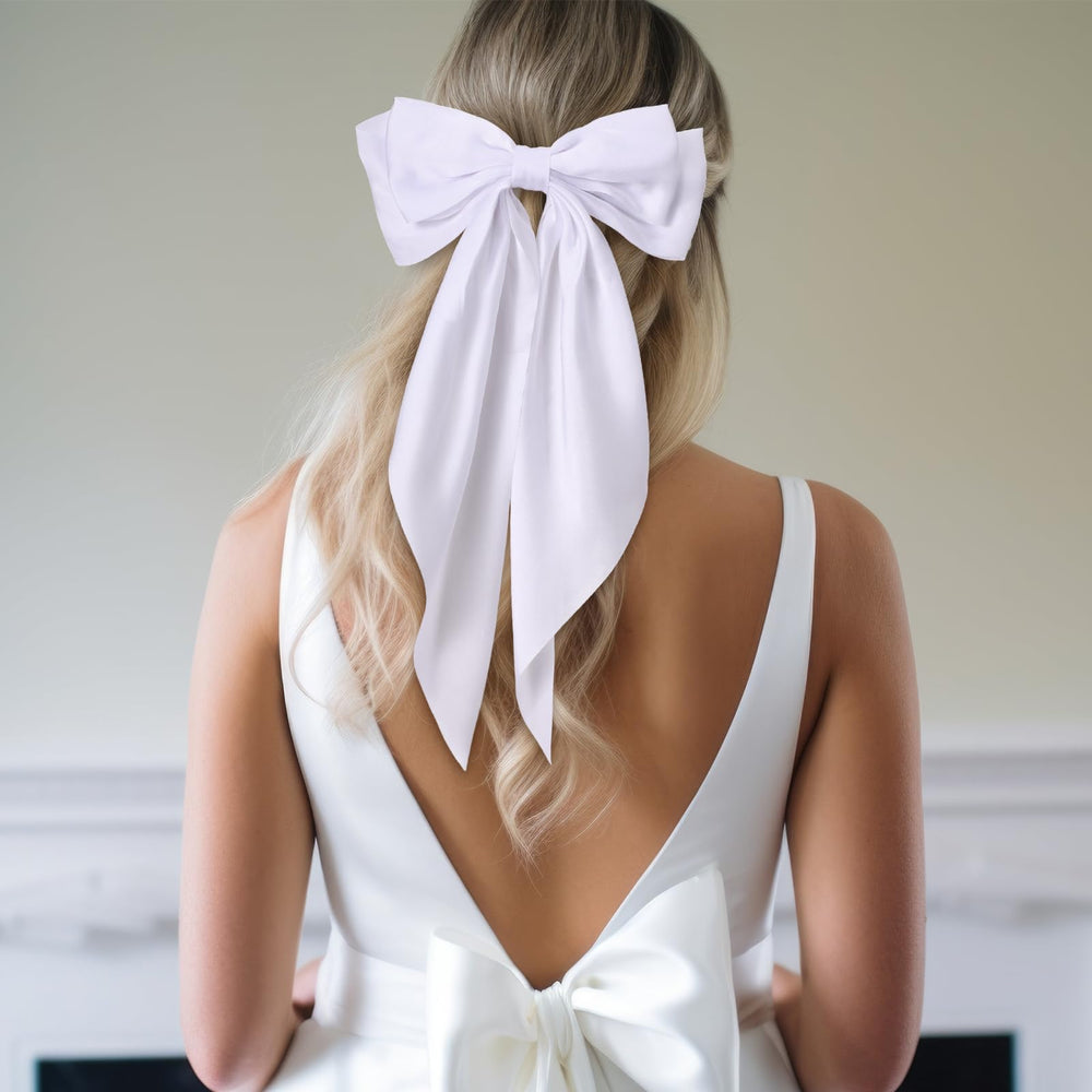 Mimorou bridesmaid-wedding bow adds polished charm for bridal party photos.