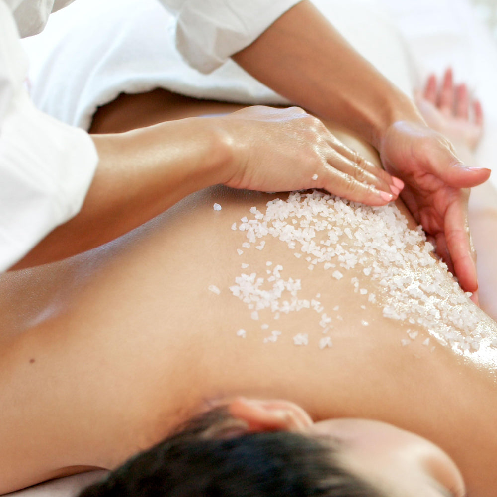 Minera Dead Sea Salt mineral-rich water-inspired image highlighting natural skincare benefits.