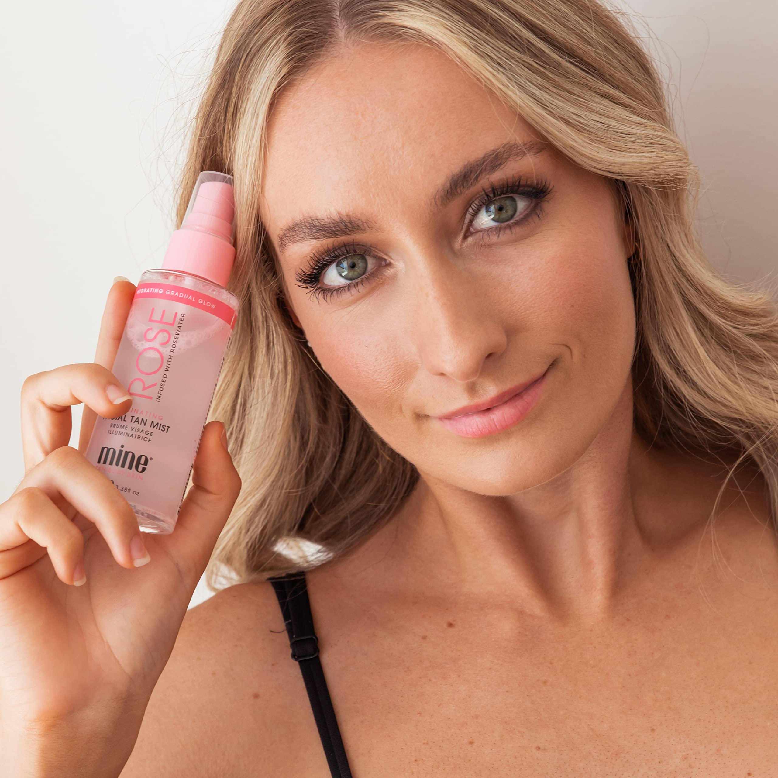 Minetan Rose Face Tan Mist yields a natural-looking golden glow