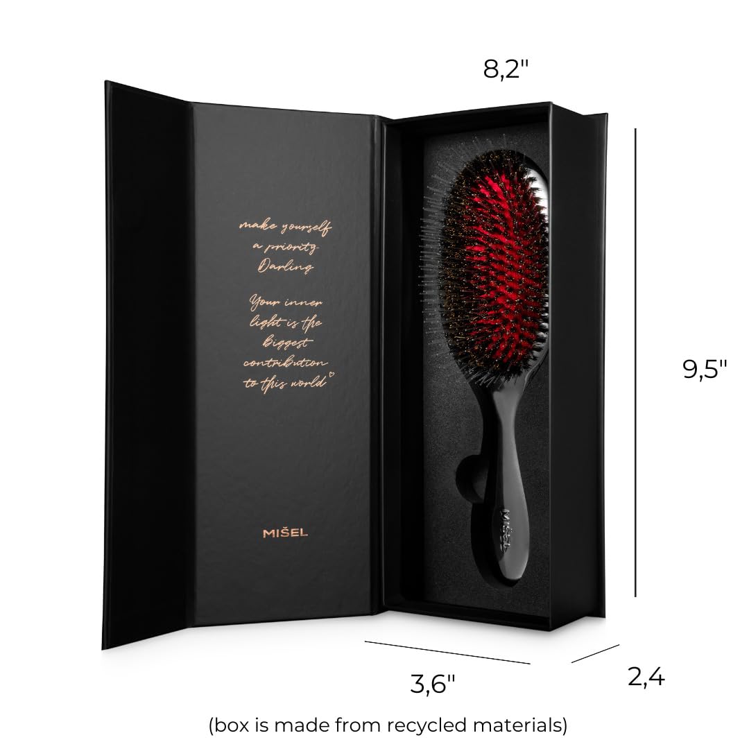 MIŠEL MISEL brush detangling wet hair without pulling or snagging.