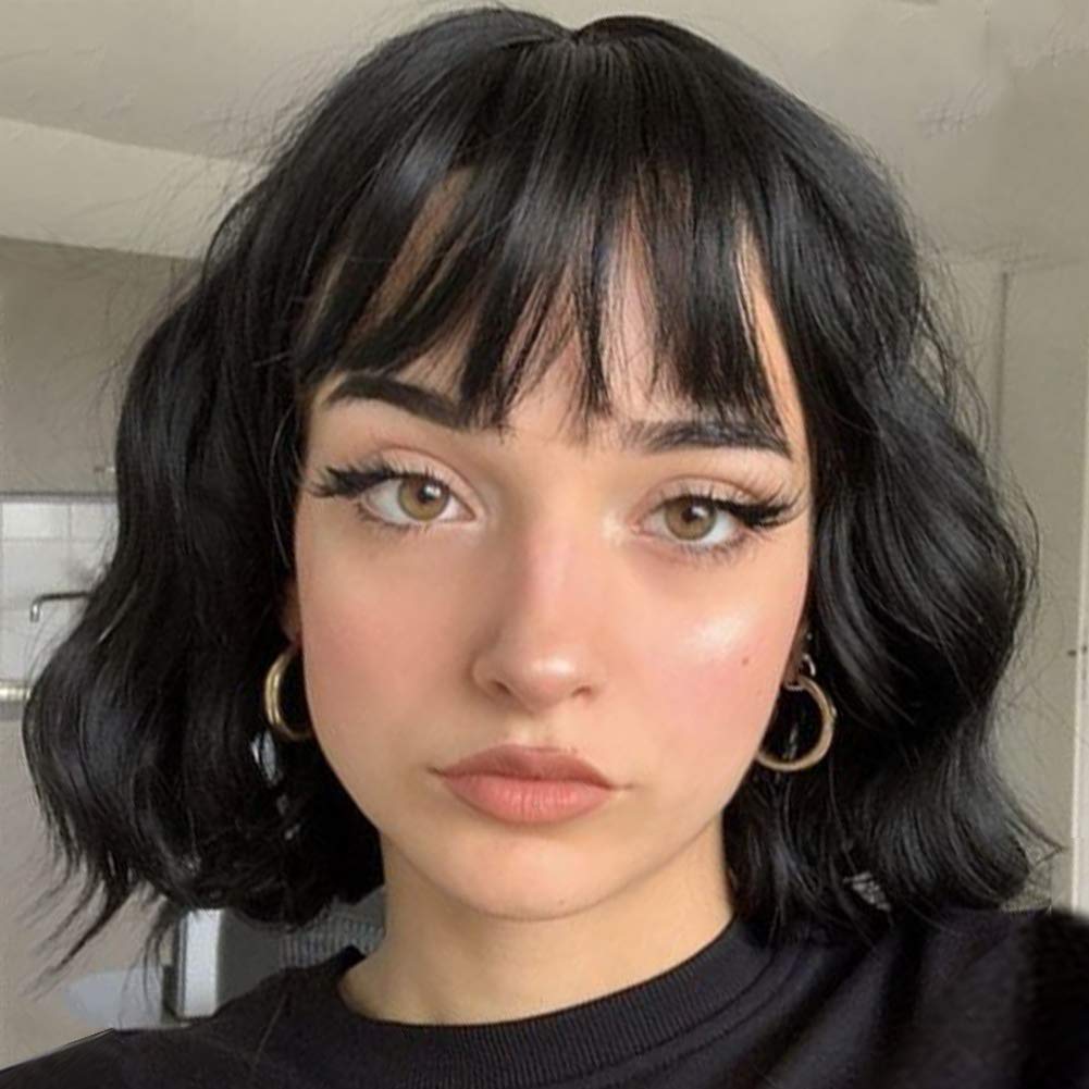 MISSQUEEN short-wavy-black-wig-bangs front view shows natural waves for everyday charm.