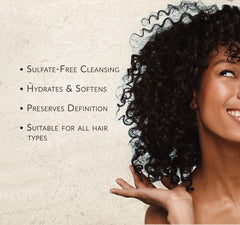 In-hand application of Mixed Chicks Co-Wash for detangling and hydration