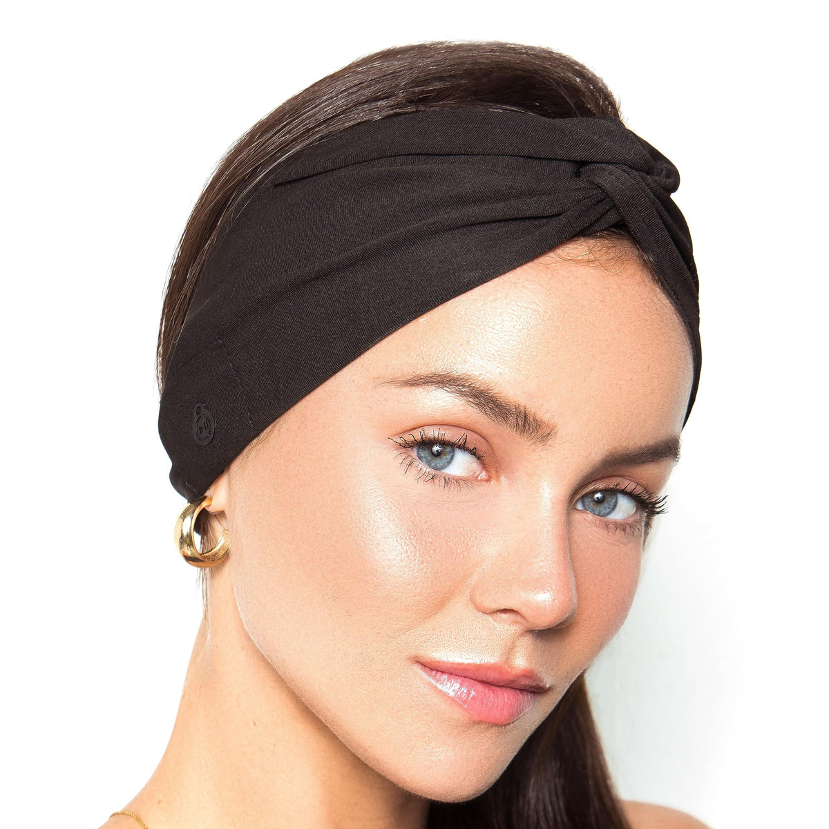 Mixiba Bluetooth headband headphones worn during a workout for wireless listening