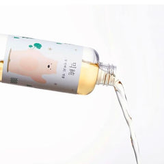 mixsoon Soondy essence 1 drop on hand demonstrates quick absorption