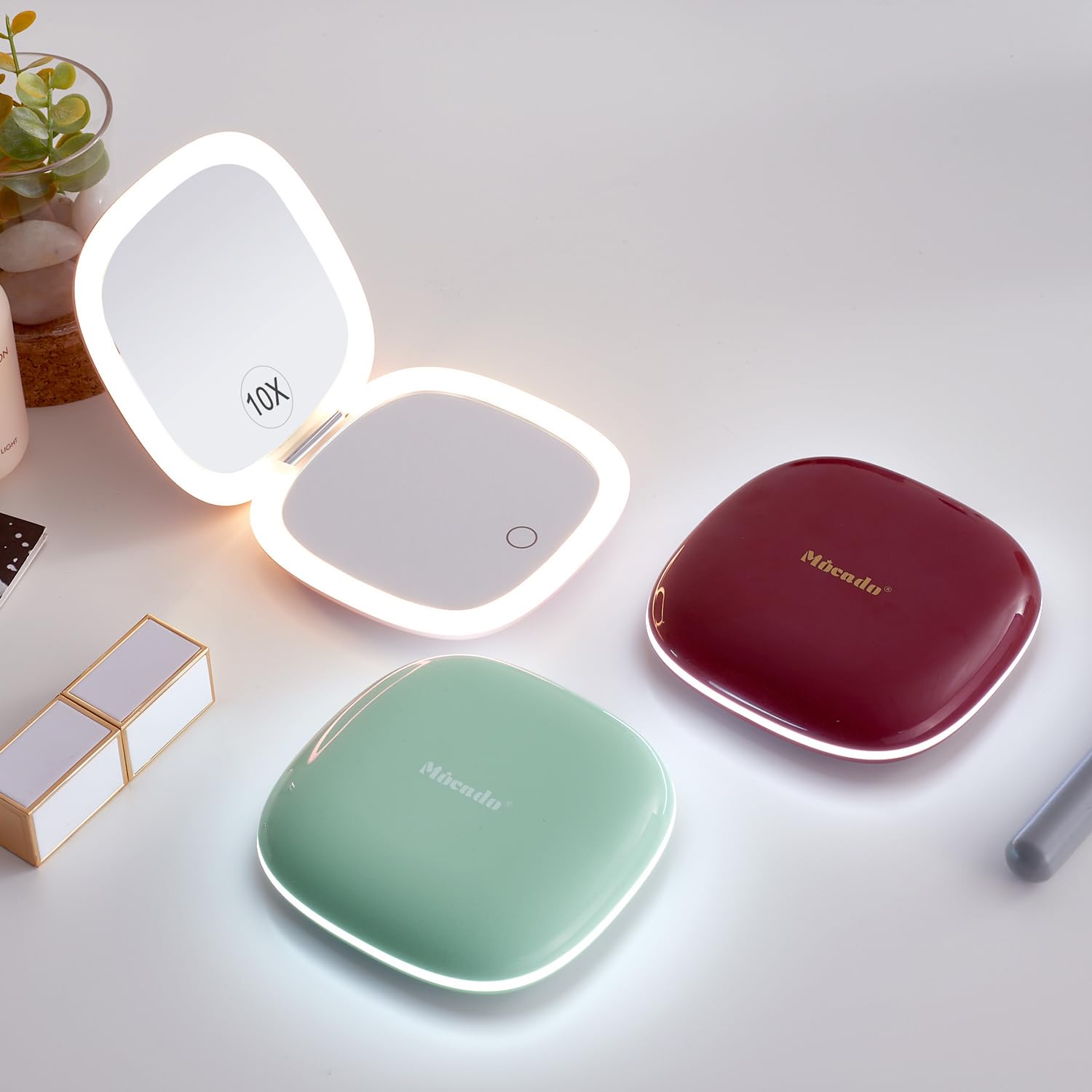Mocado mirror with light color options displaying white natural and warm tones