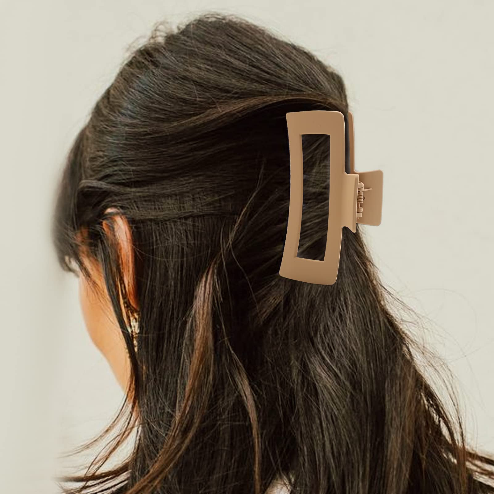 Molizummy 5inch XL hair clip open demonstrates easy access during styling.