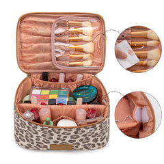 Montana West Wrangler travel cosmetics bag handle—easy carry and hands-free access.