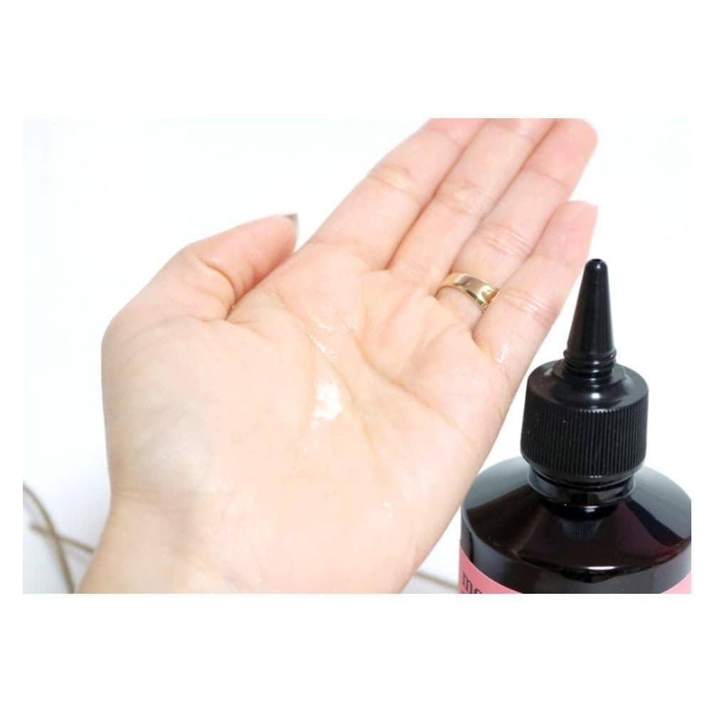 MOREMO Water Treatment Miracle 10 damp hair prep shot previews smooth styling results