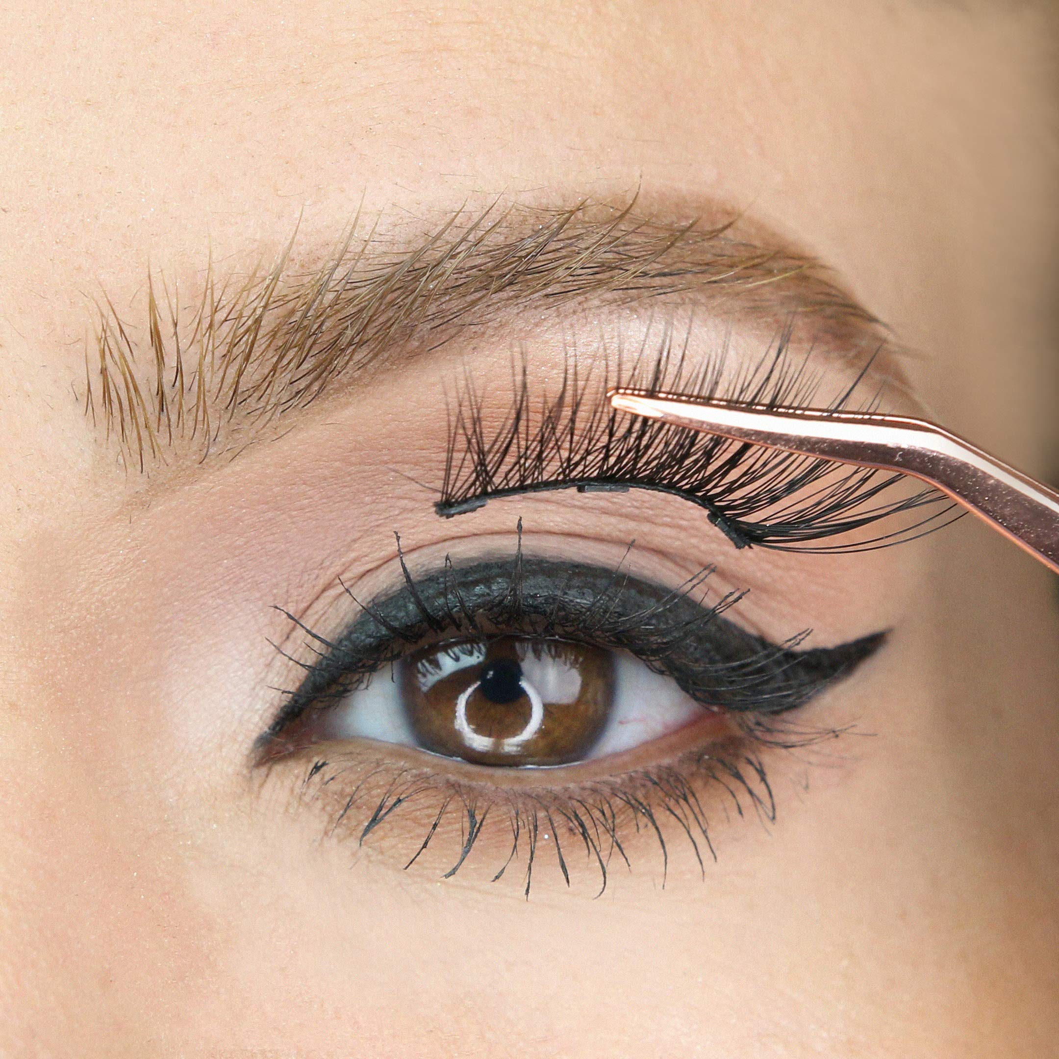 MoxieLash lash length 9-15mm suits monolid and hooded eyes.