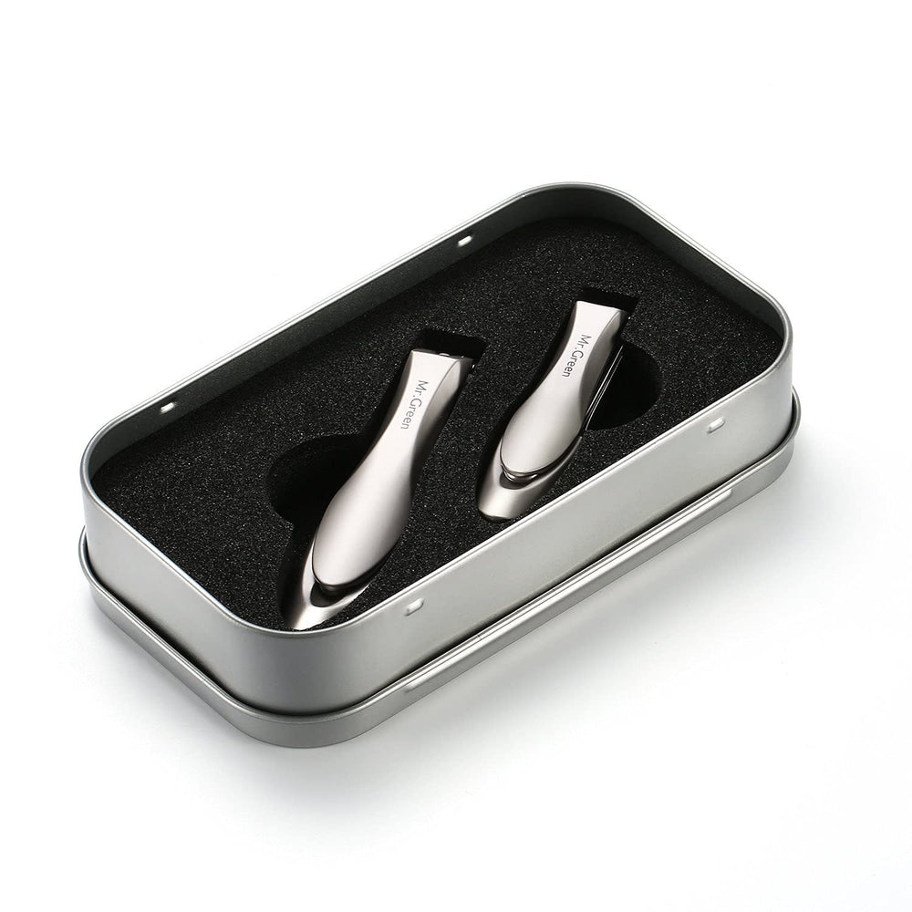 MR.GREEN nail clippers-sharp-edge demonstrates precise cuts on thick nails