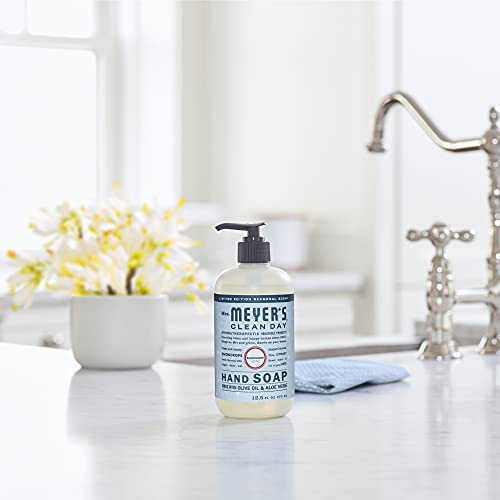 Creamy lather cleans hands gently with olive oil and aloe vera.