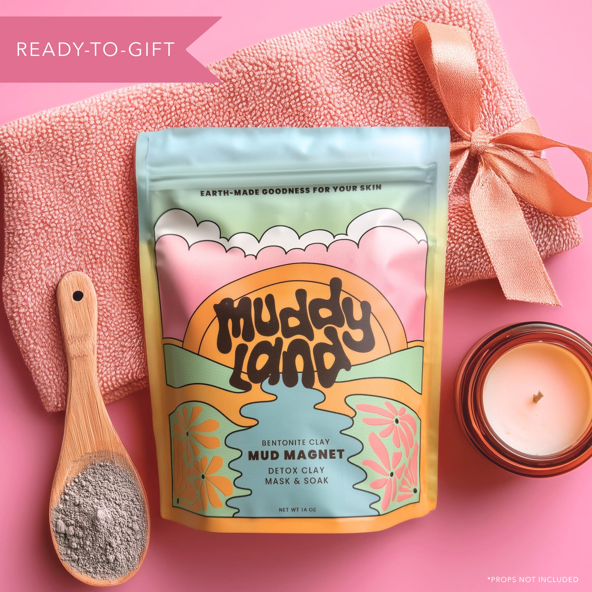 muddyland pores detox bath close-up bubbling mud for deep cleanse and refresh.