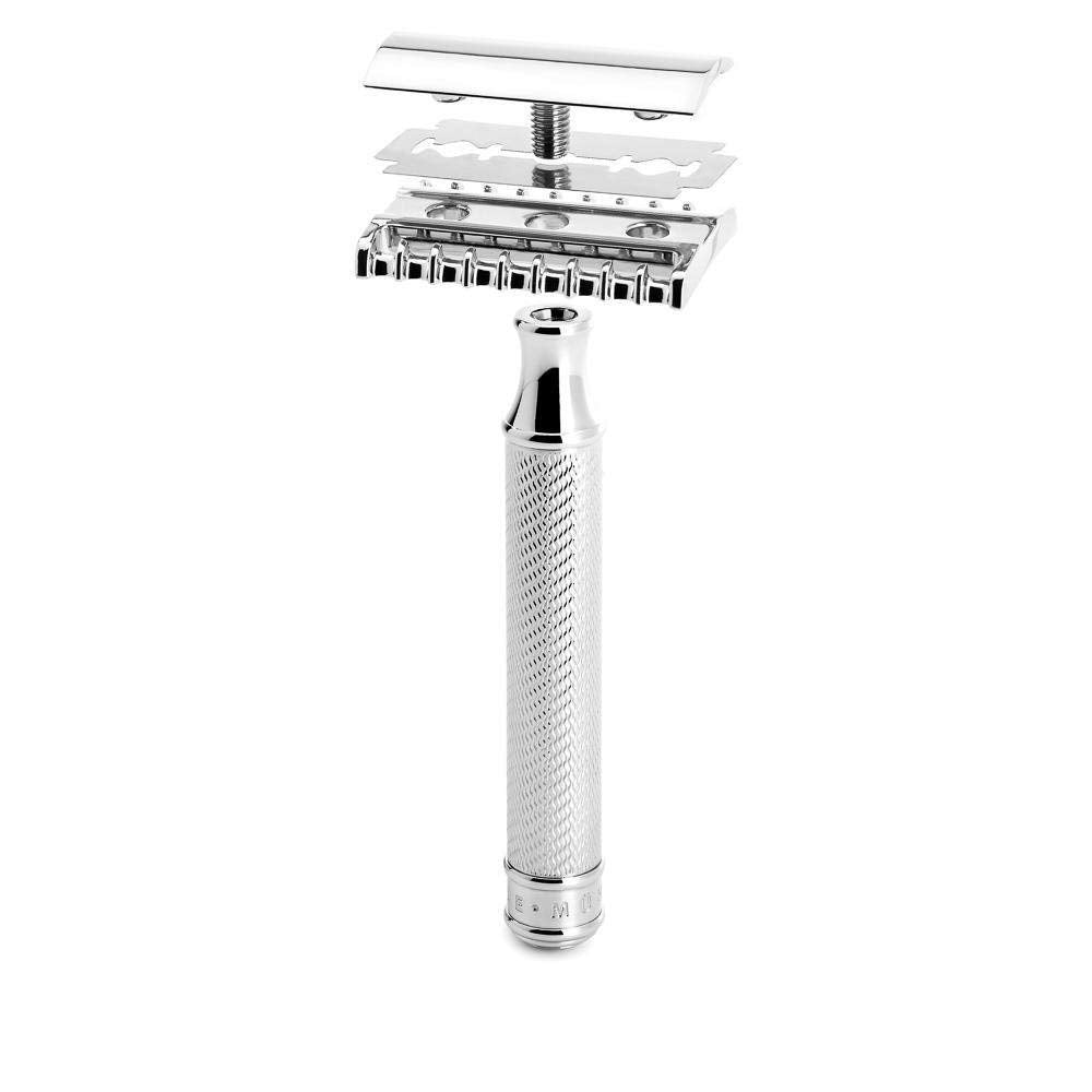 MÜHLE R41 open-comb head closeup, precise shave with classic safety razor.