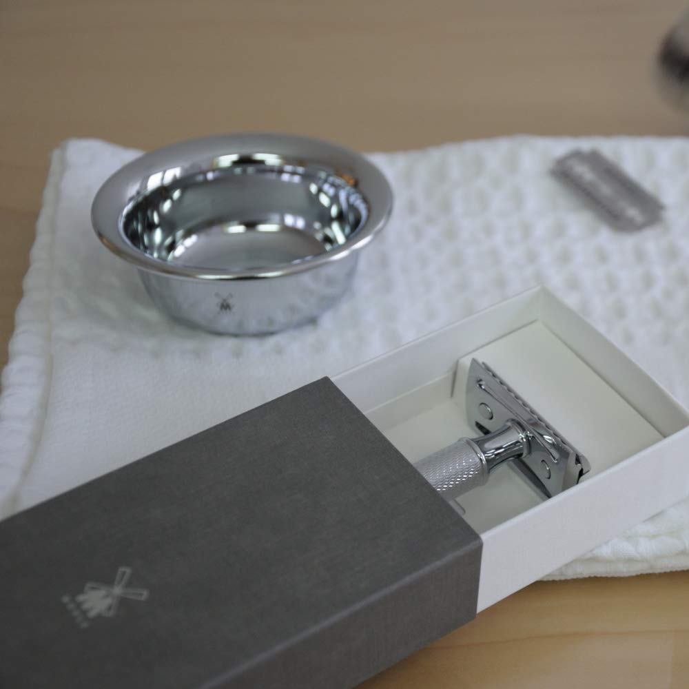 MÜHLE R41 rose-gold handle, luxury finish for confident daily grooming.