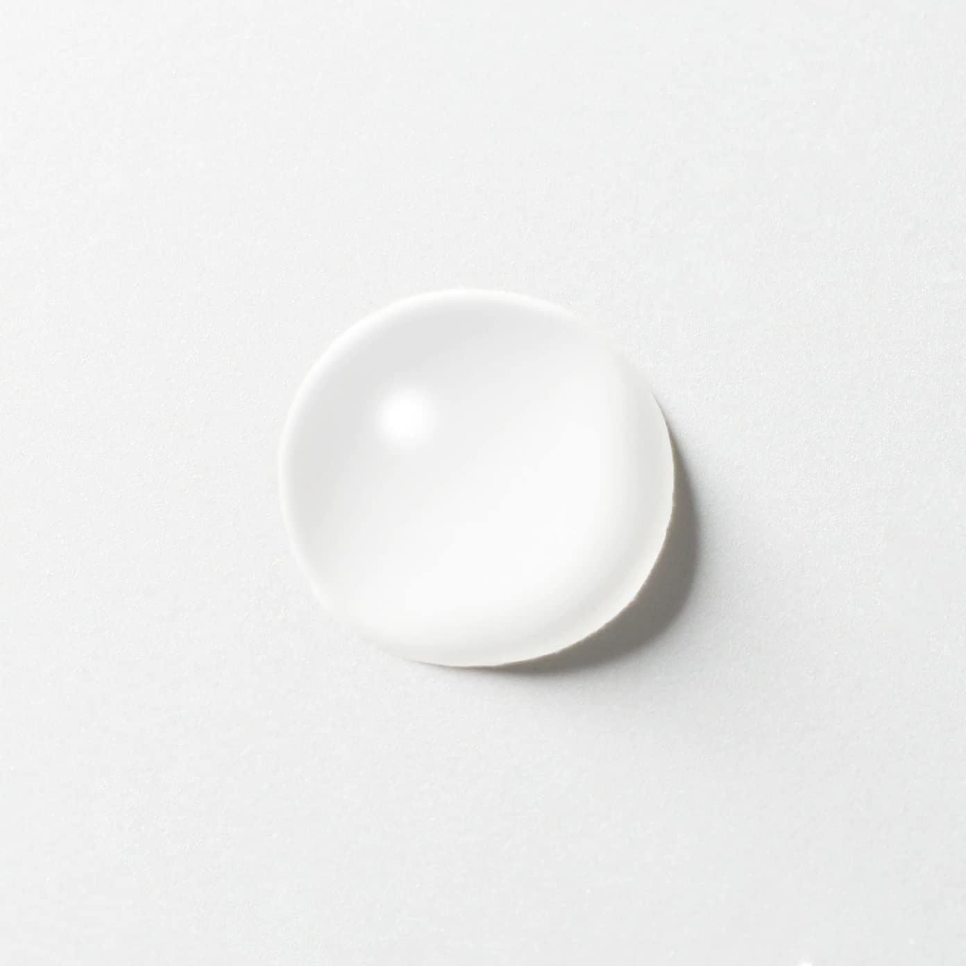 MUJI mild cleansing oil texture swatch highlights lightweight consistency.