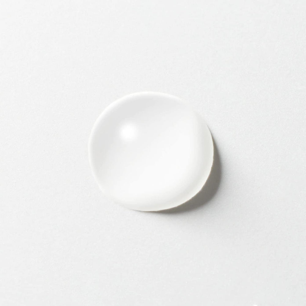 MUJI mild cleansing oil texture swatch highlights lightweight consistency.