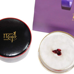 Myrurgia Maja close-up of nutmeg and carnation notes conveys spicy Oriental vibe for daily wear.