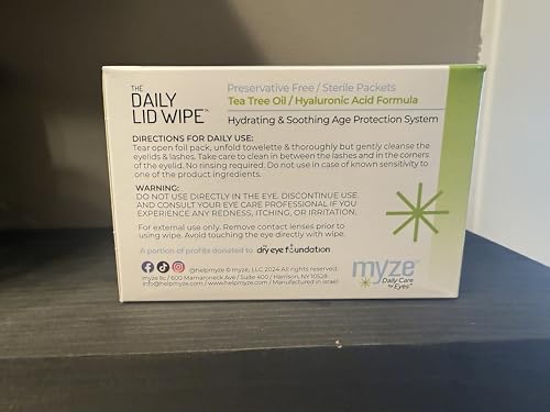 Myze Daily Lid Wipe tea tree oil ingredient highlighted for refreshing cleansing.