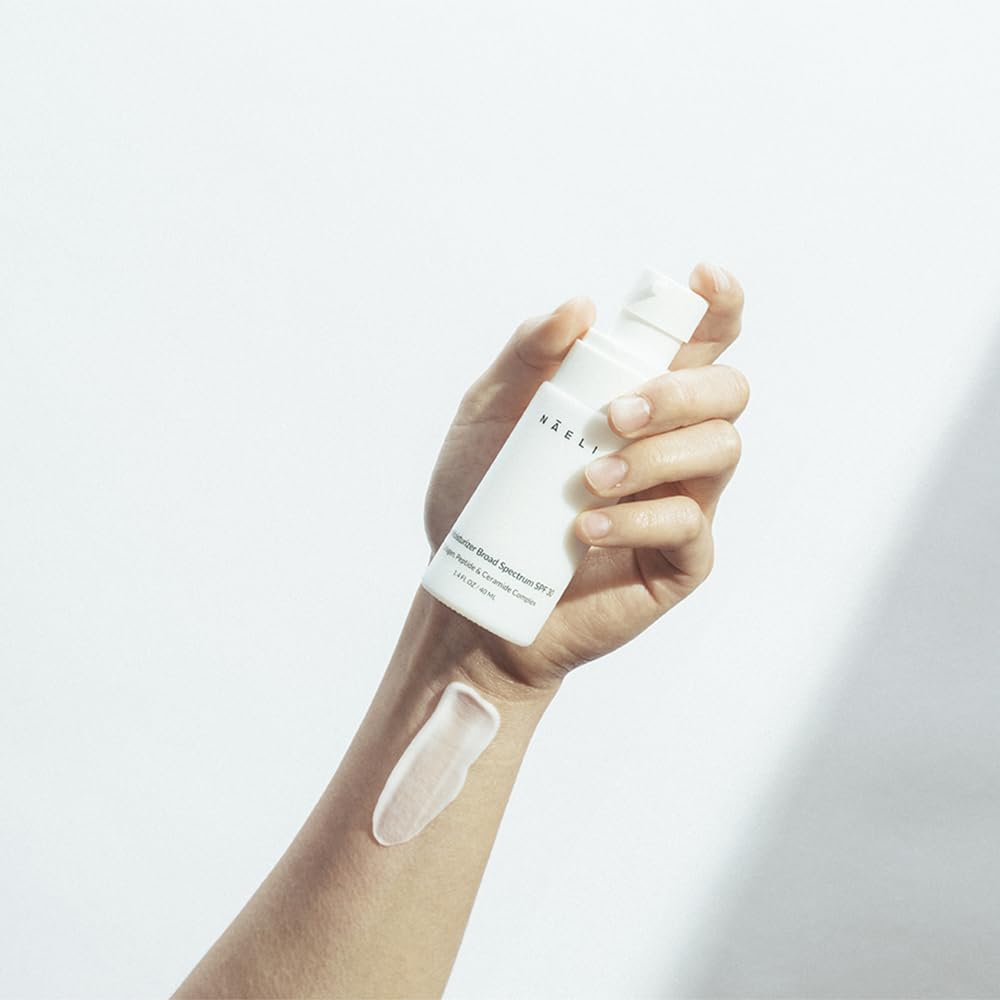 NAELI Face Moisturizer SPF 30 pump demonstrates easy application and quick absorption