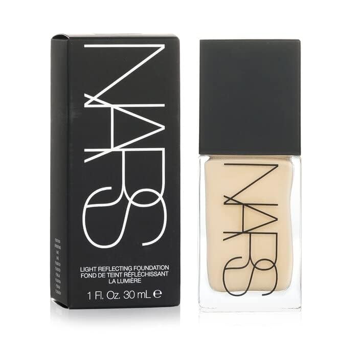 NARS Light Reflecting Foundation L3 Gobi close-up reveals smoother texture.