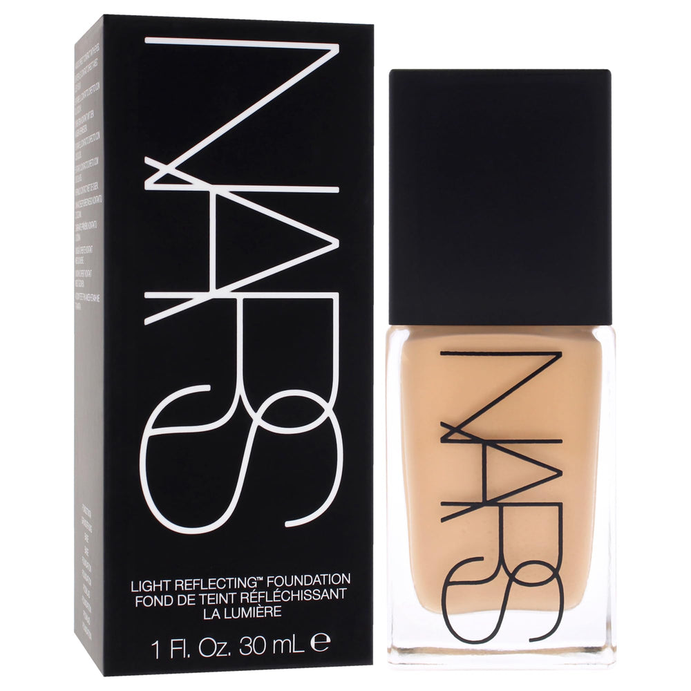 NARS Light Reflecting Foundation M1.2 Patagonia pump image demonstrates controlled application for even tone.