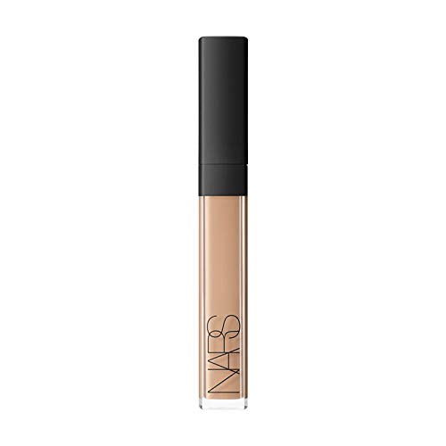 NARS Radiant Creamy Concealer Honey application close-up for smooth blend