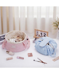 Narwey pink barrel-shaped bag keeps bulky items secure during travel.