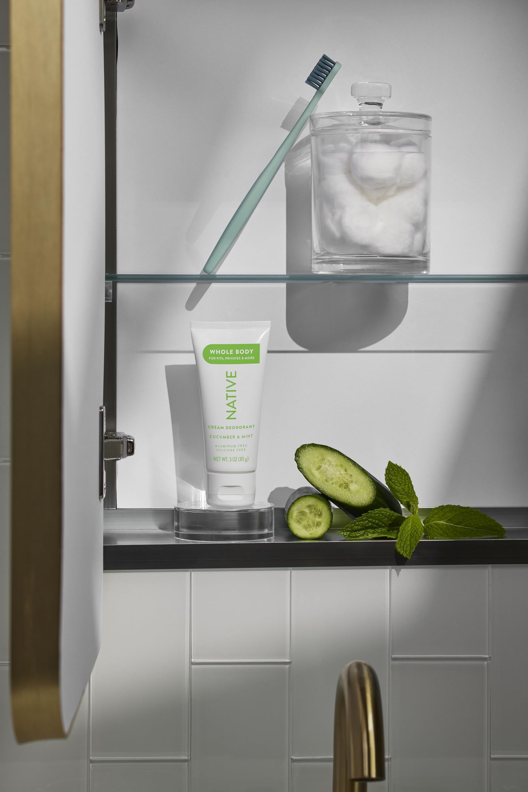 Native cucumber-mint scent closeup highlights refreshing aroma and daily cooling benefits.