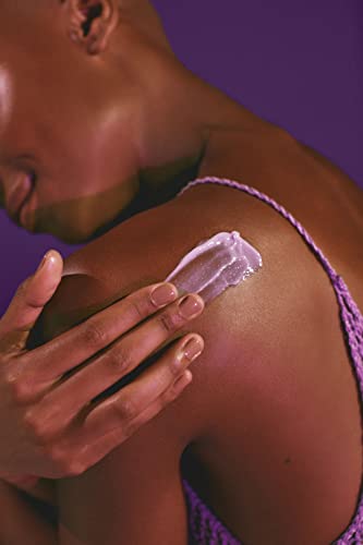 Natura Ekos Açaí Hand Cream on nails and cuticles for healthier-looking hands