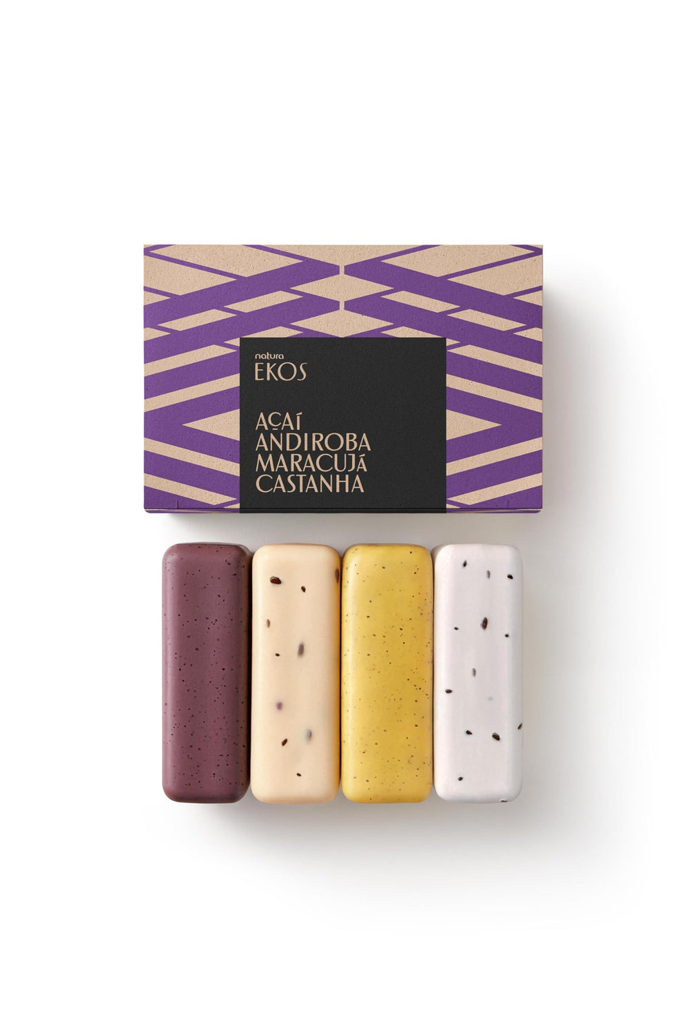 Natura Exfoliating Bar Soap Set Castanha oil close-up emphasizing moisture