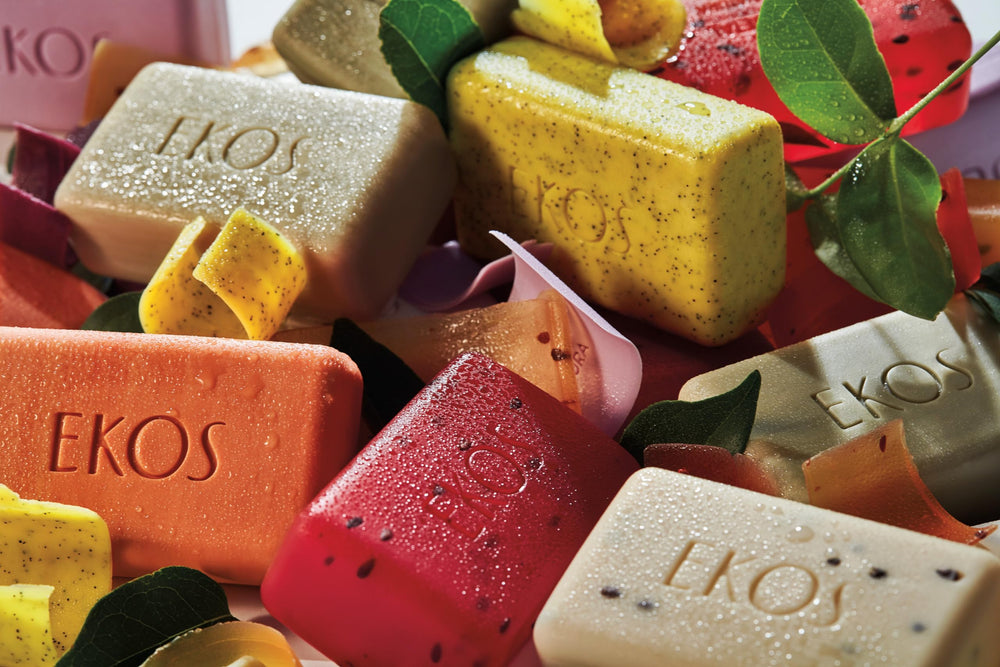 Natura Exfoliating Bar Soap Set Daily shower routine demonstrating easy use