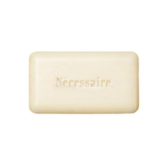 Nécessaire barra exfoliante corporal, textura suave que deja la piel más lisa tras su uso.