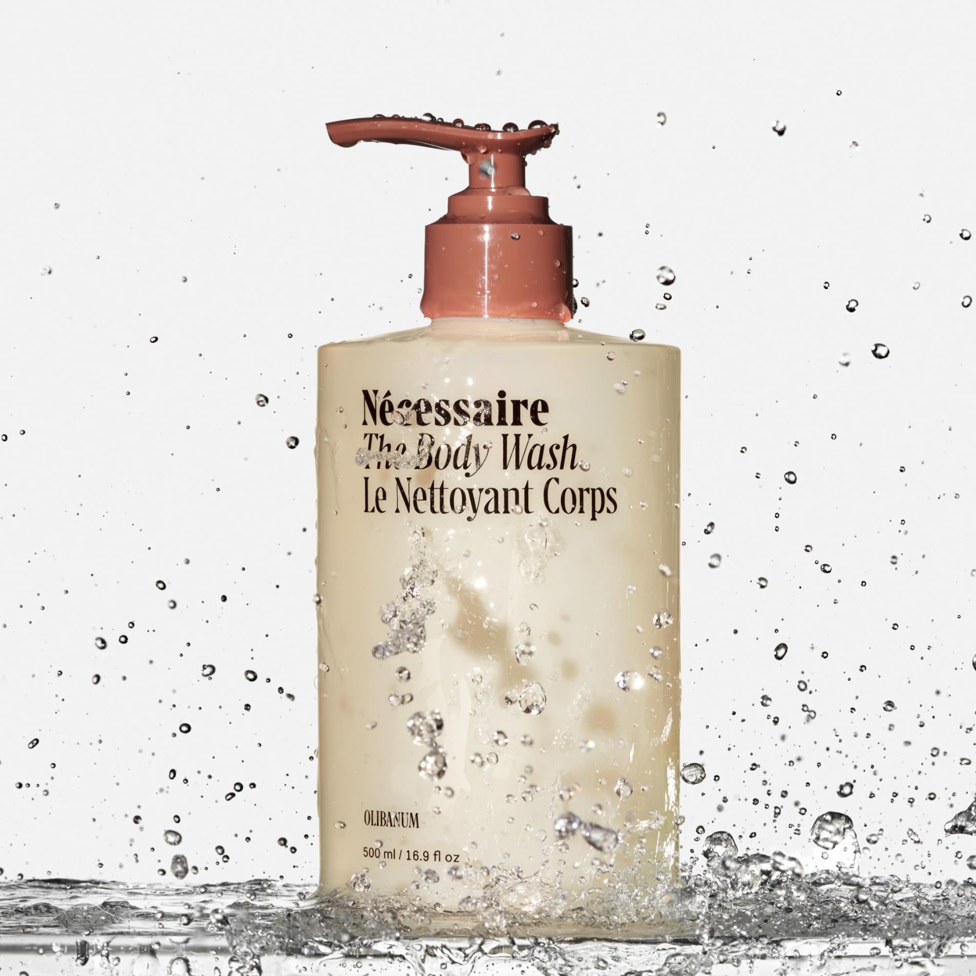 Niacinamide and glycerin shown as core hydrating ingredients for skin-friendly cleansing.