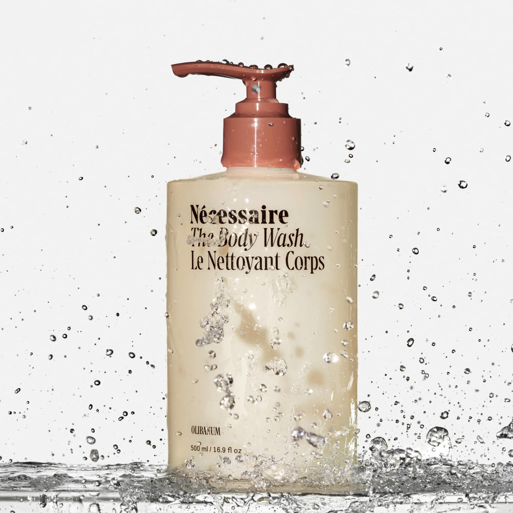 Niacinamide and glycerin shown as core hydrating ingredients for skin-friendly cleansing.