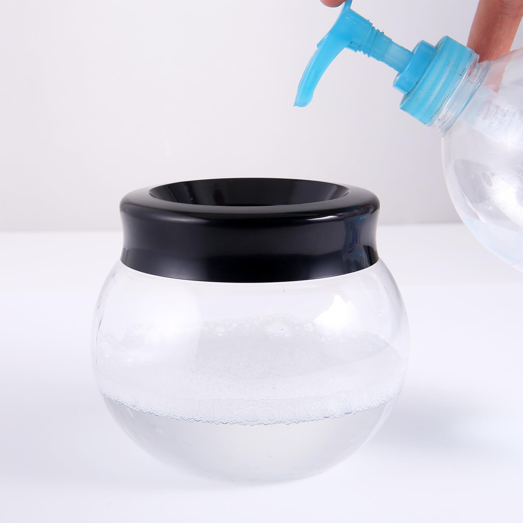 Neeyer one-button cleaner-dryer simplifies operation with a single press for quick cycles.