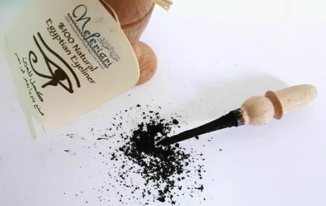 Nefertari eyeliner powder application shows smooth glide for blending.